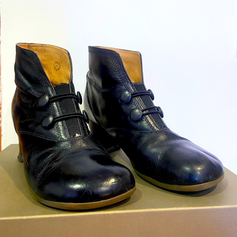 John Fluevog black Operetta boots 9.5 W